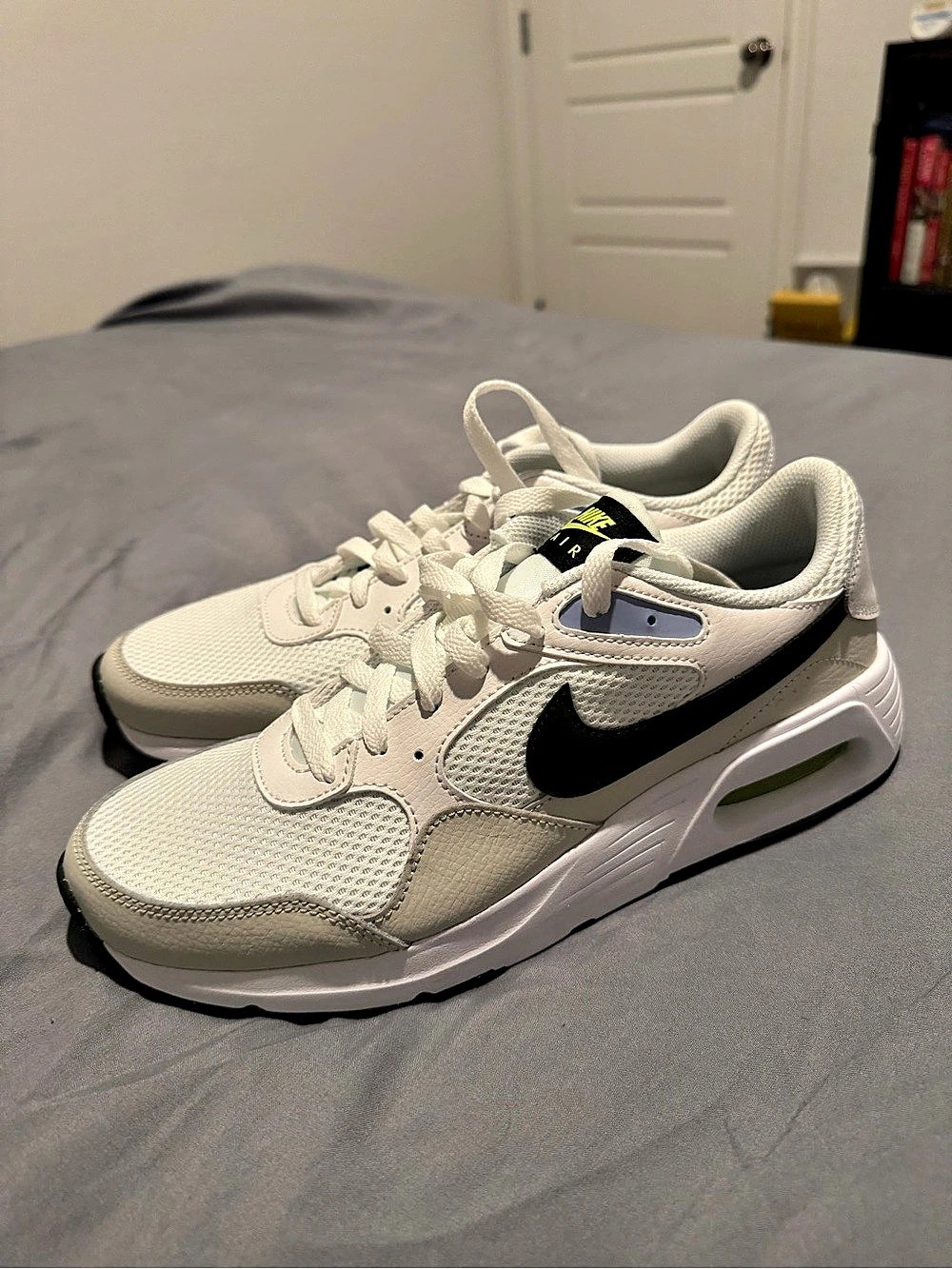 Nike Air Max Sneakers in White & Pink